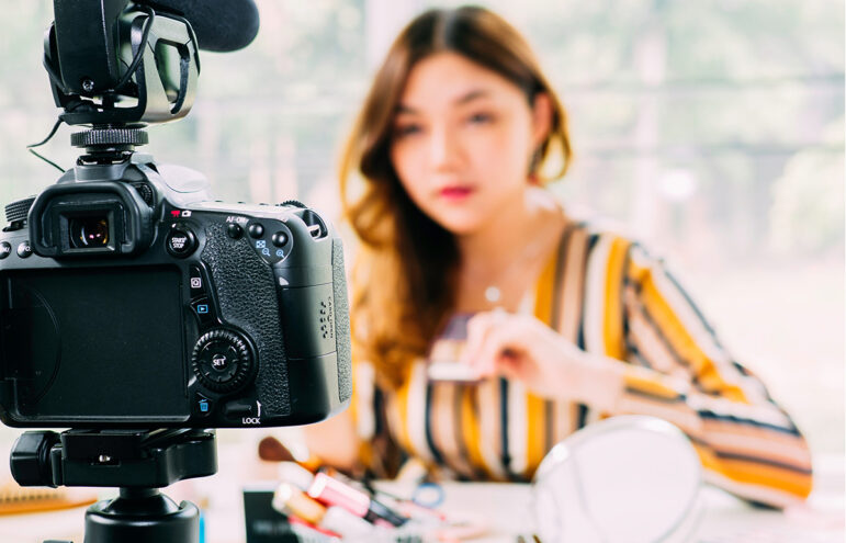 YouTuberの平均月収は「5,000円～1万円未満」が最多